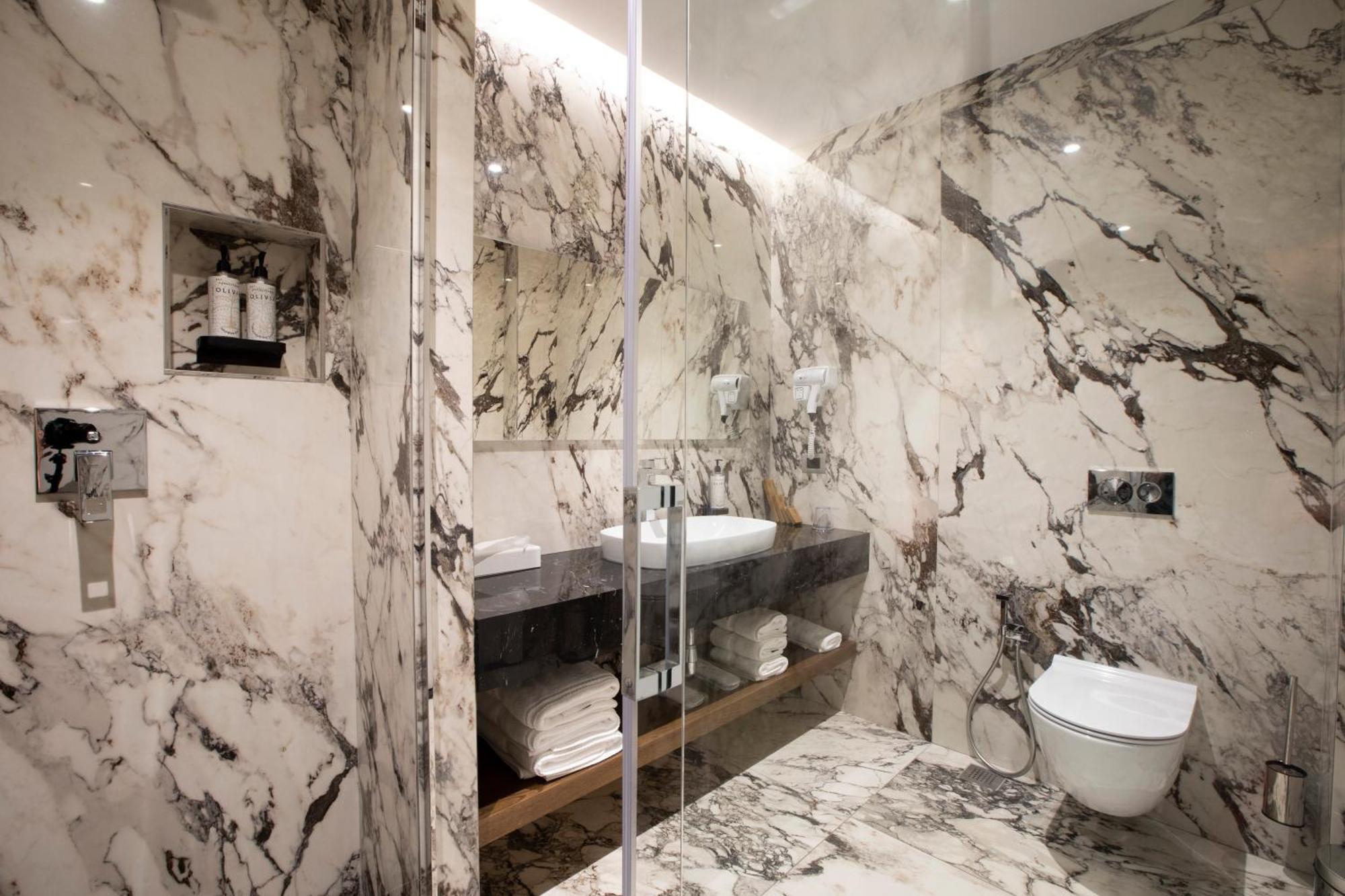Marinaj Hotel & Spa Тирана Екстер'єр фото