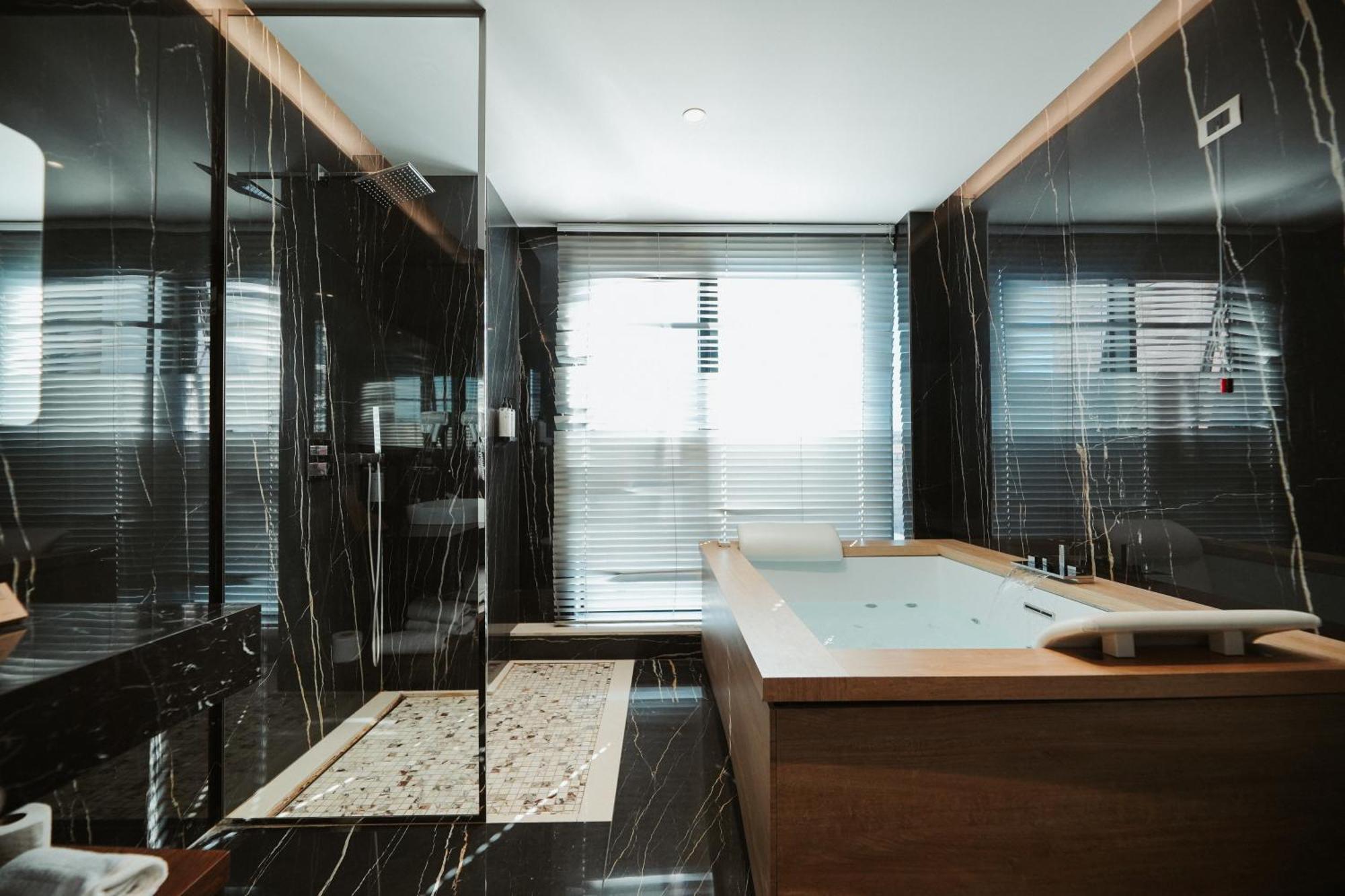 Marinaj Hotel & Spa Тирана Екстер'єр фото