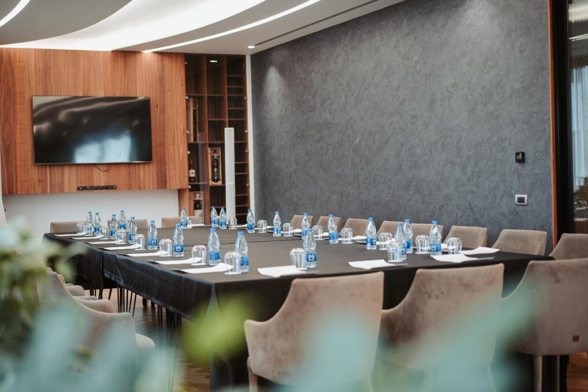 Marinaj Hotel & Spa Тирана Екстер'єр фото