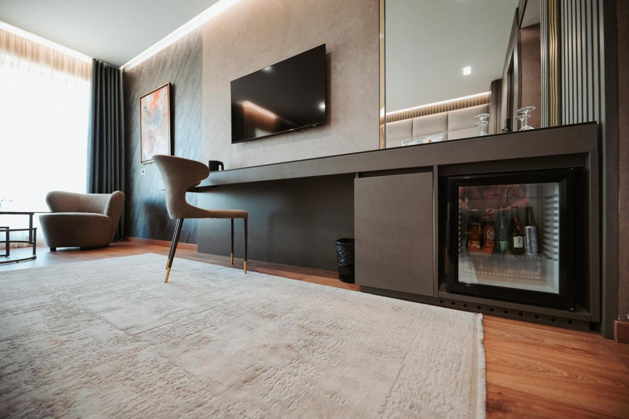 Marinaj Hotel & Spa Тирана Екстер'єр фото